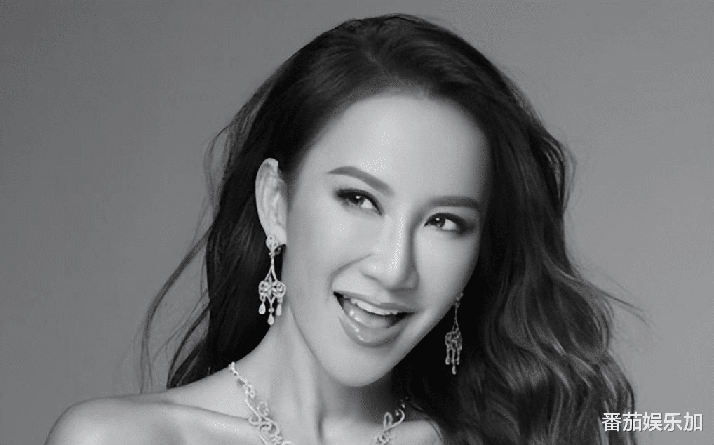 《人民日报》和央视九宫格悼念李玟，一生无绯闻，多个第一