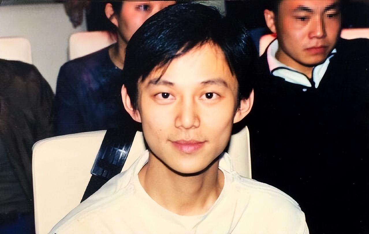 何炅|从主持界一哥到人走茶凉，何炅为何会落得这般田地？