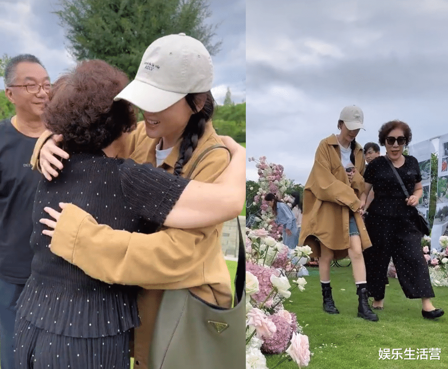 乔任梁墓前成粉色花海,和歌星巫慧敏作伴,陈乔恩已连续祭奠7年