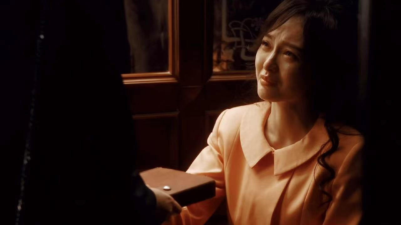 《繁花》：汪小姐到死也不知道，金花送她价值10万元邮票的含义