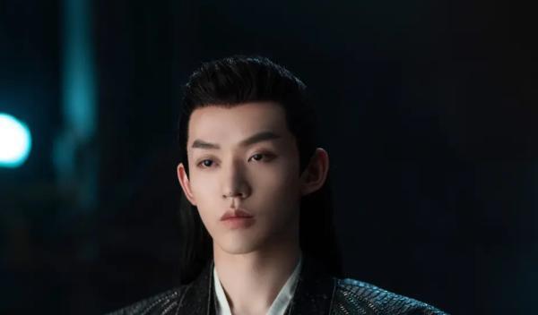 邓为频繁撞脸八个明星，长相引发热议，网友辣评：长得人山人海的