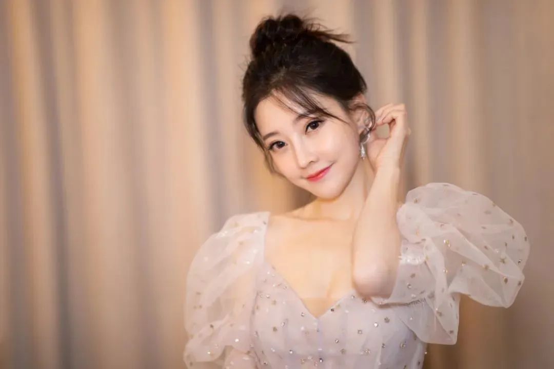 31岁冯提莫癌症晚期,病因曝光,令人惋惜...