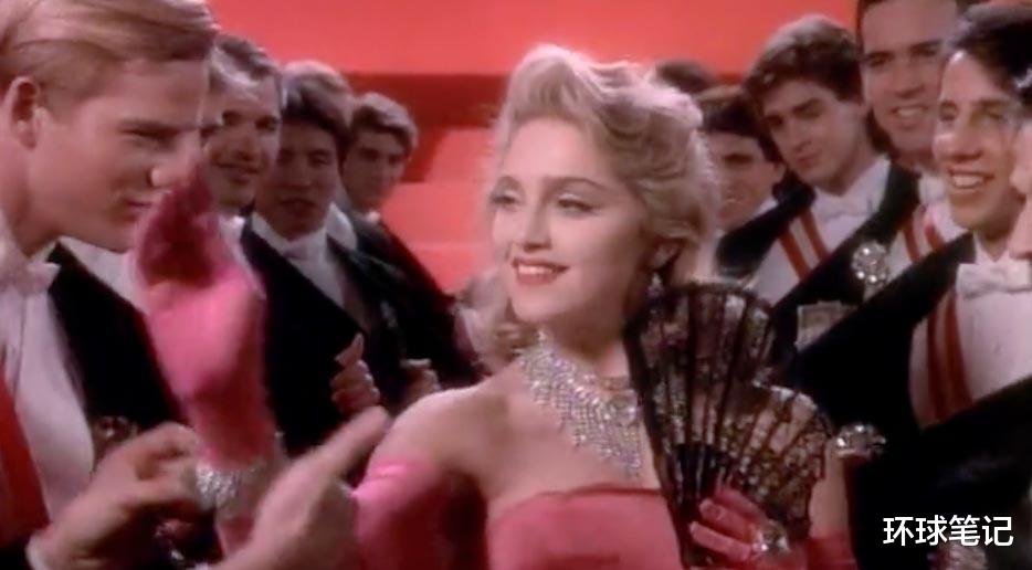 赵丽颖|麦当娜在格莱美颁奖后的变脸、整容和“臀部植入”造型