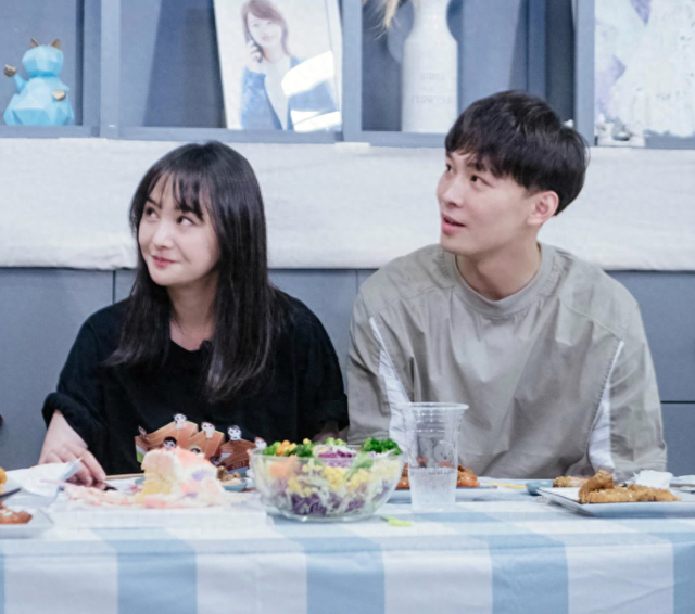 郑爽曾经是顶流明星，现在已经秃顶，不再灵动，为什么？