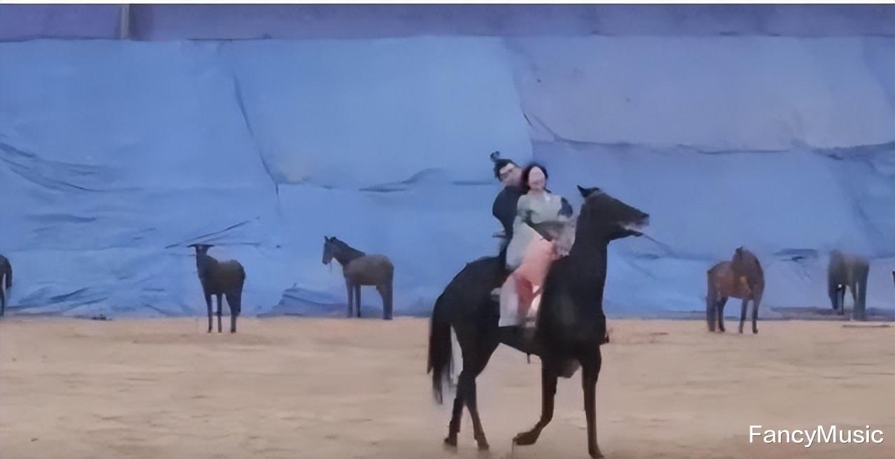 内娱小花太“大牌”:脏口香糖、鼻涕纸扔给助理,一个比一个离谱