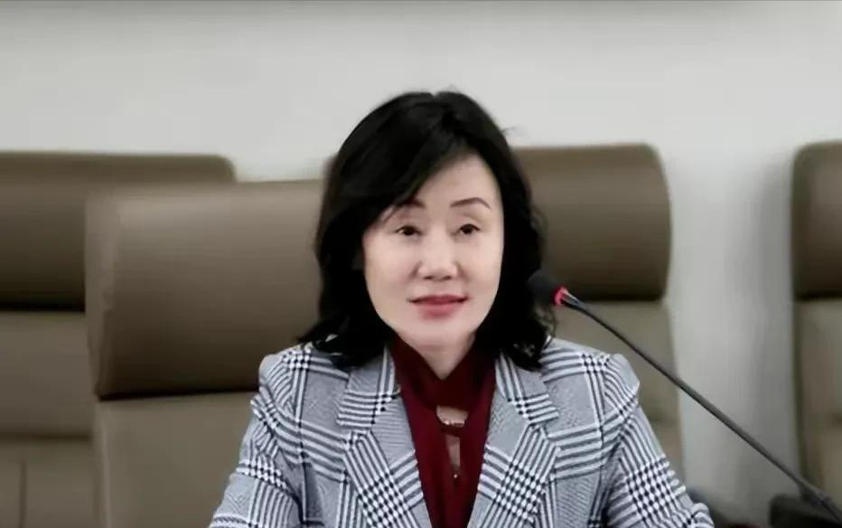 韩国女团 女校长沈志莉：大肆受贿沉迷整容，58岁像20岁少女