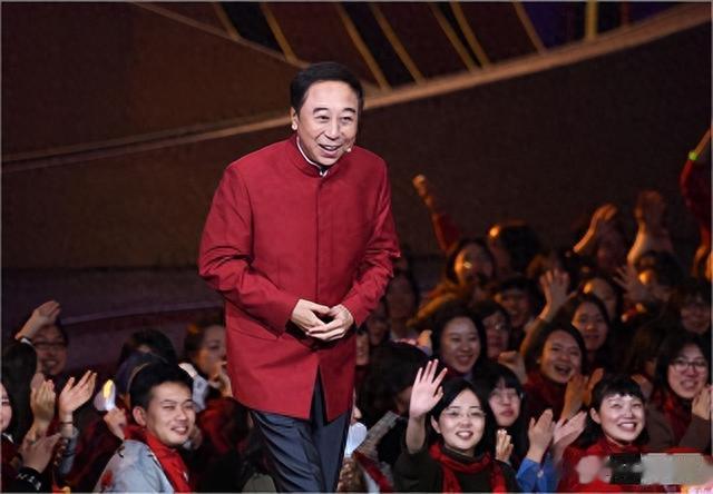 居然骗了我们40年！原来她是冯巩的妻子，难怪能大红大紫