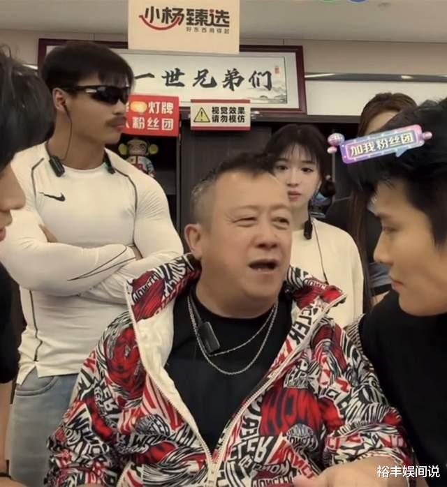 曾志伟|曾志伟被指太丢面!携视帝和港姐要粉丝,在线百万两分钟破11万