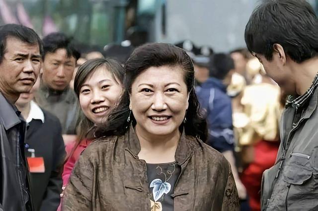 高秀敏|回溯赵本山、高秀敏的恩怨始末，称霸春晚的黄金搭档为何走向决裂