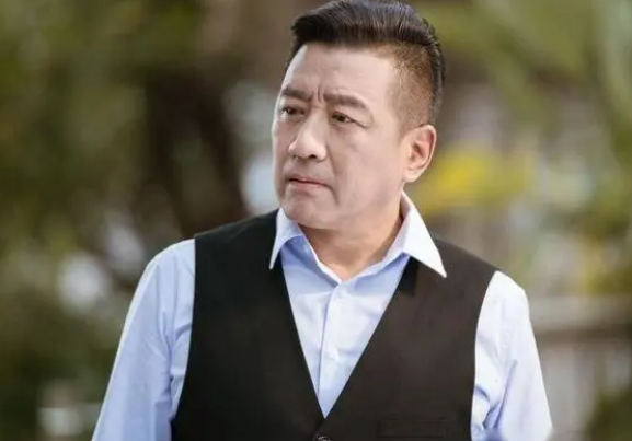 有了孩子丁勇岱多了一分牵挂，事业发展不忘家人共享天伦之乐