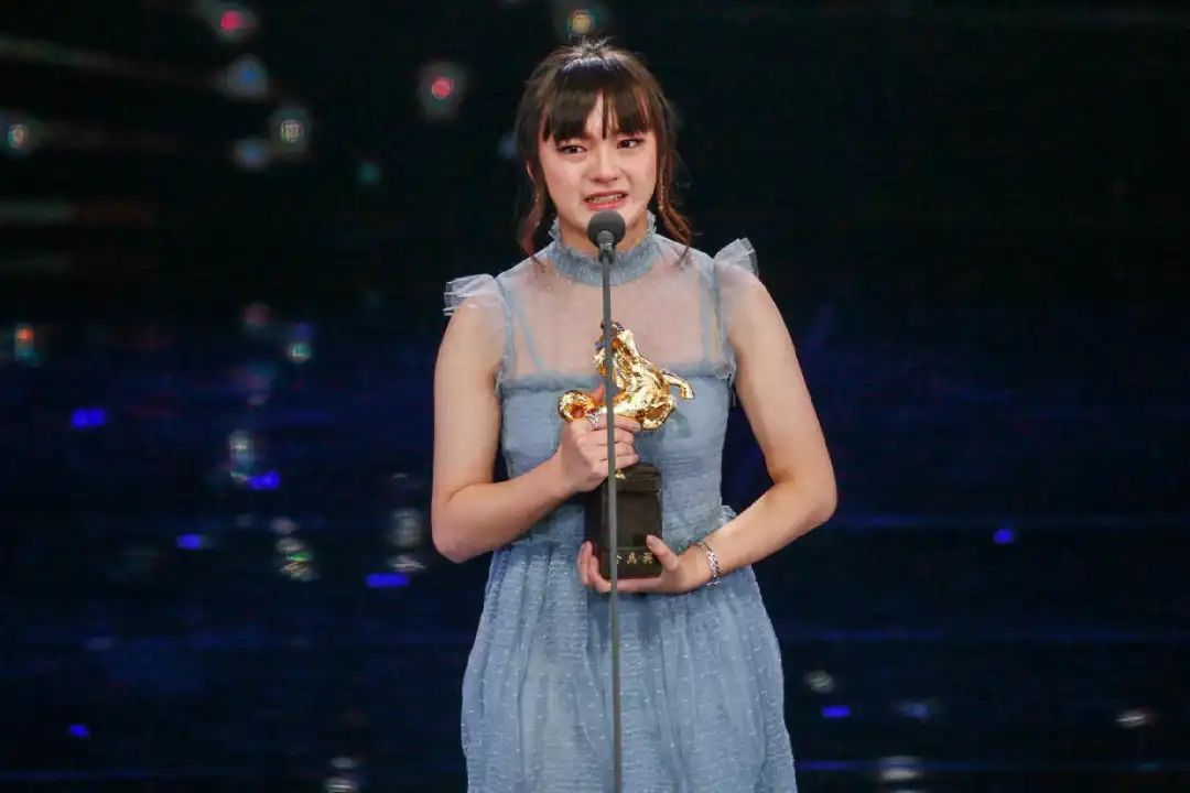 文淇|14岁打败李小璐的天才,现在成了内娱第一“女变态”