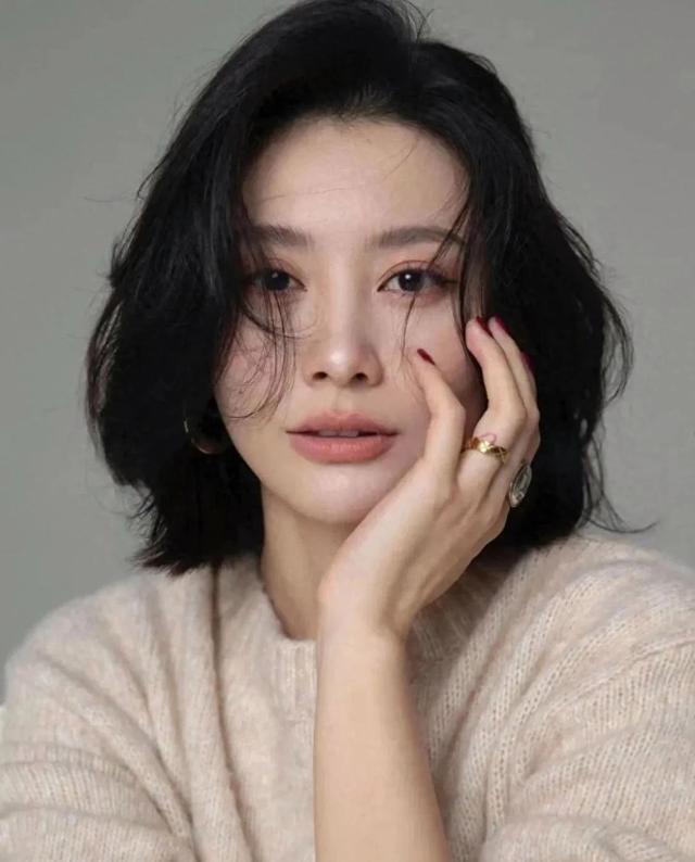 时尚中短发、展现绝美女人气质，你会爱上哪款呢