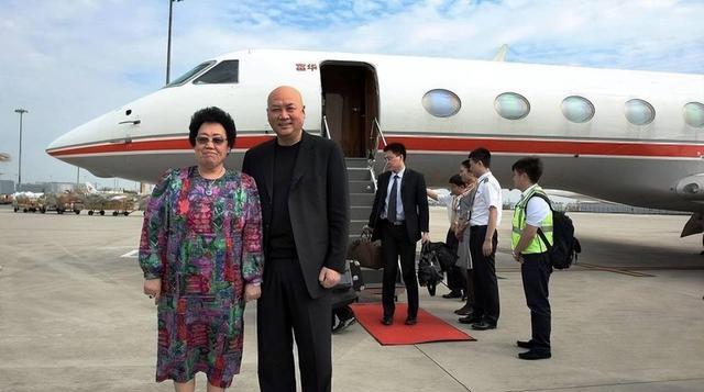 陈丽华|陈丽华：娶了比自己小11岁的“唐僧”，结婚33年却从未叫对方名字