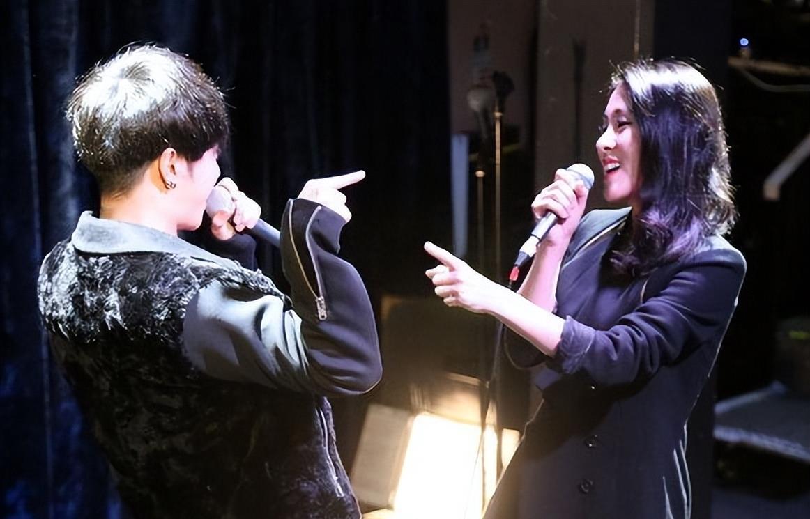 华晨宇背景曝光！来头大的吓人，难怪张碧晨铁了心要给他生下孩子！