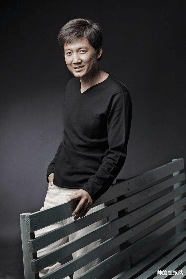 茵娜：嫁给演员李崇霄，恩爱23年丈夫离世，如今与女儿相依为命