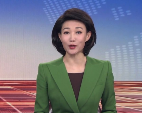 主持人 原来主持人也喜欢“造假”，从睫毛，到屁股，甚至发型都是假的
