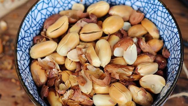 美食测评|大家公认的3大“下酒菜”，花生米只能排末位，看看你都吃过吗？