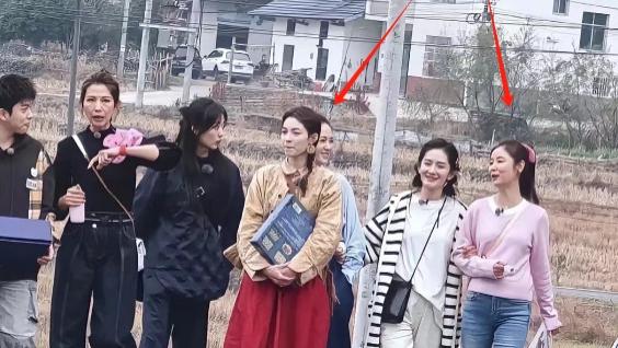 陈乔恩录《我们的美好生活》，与林心如同框好抓马，谁注意谢娜站位？