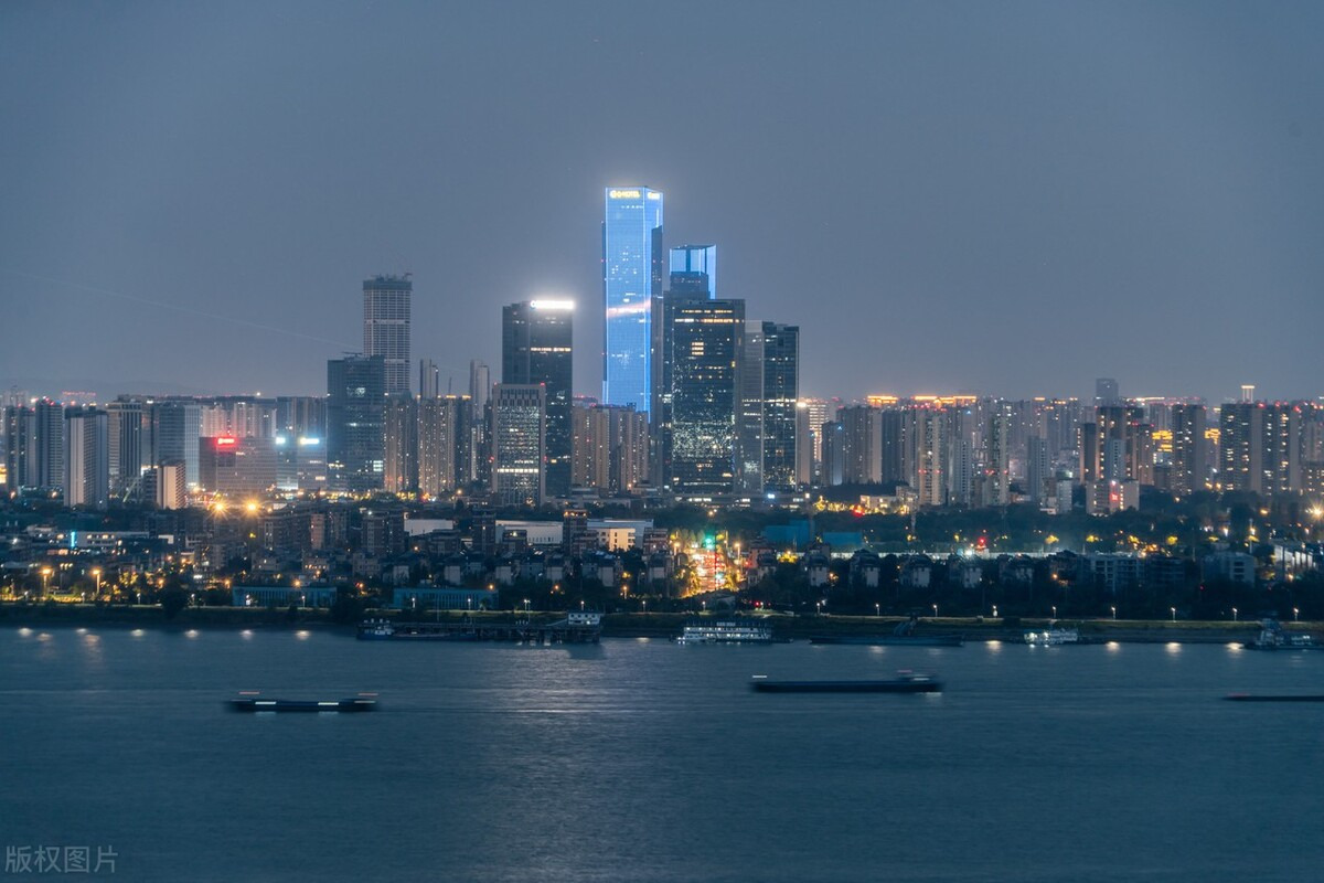 全球最高的三塔连体建筑——南京金鹰世界,造型极具雕塑感 - 文化资讯