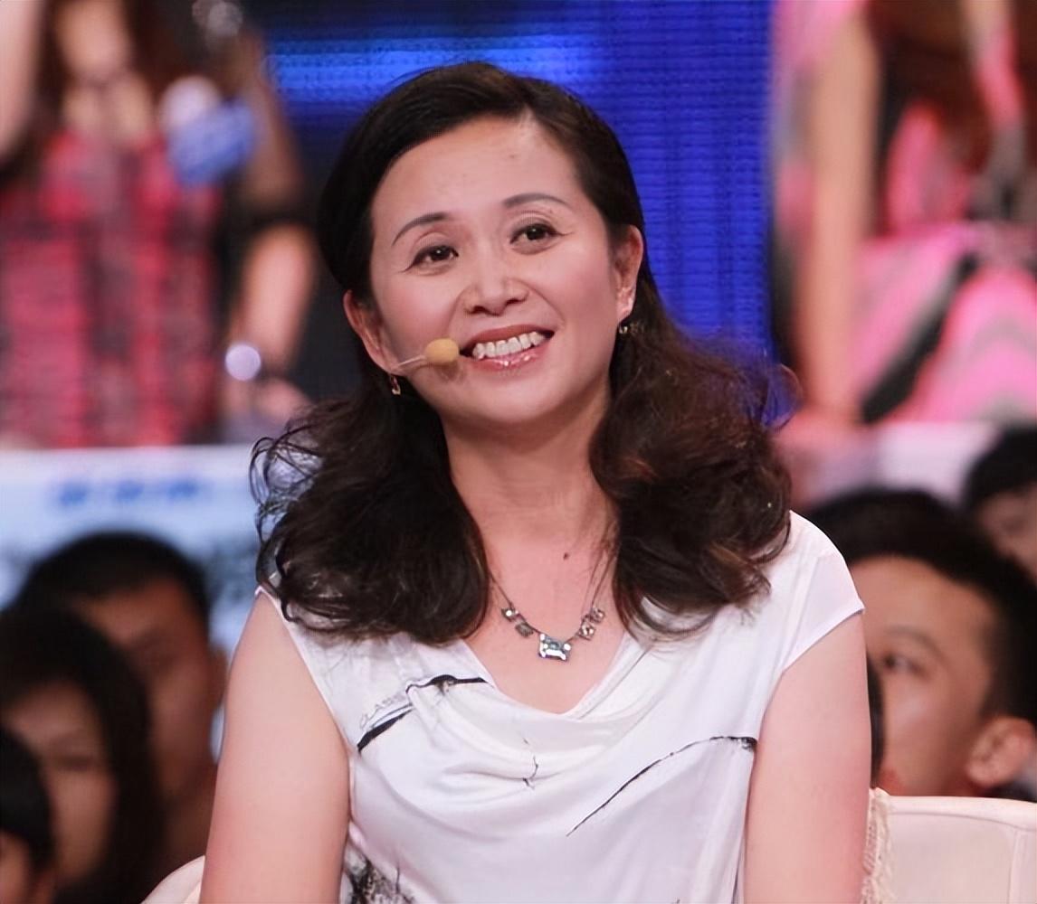 黄菡|这真的是《非诚勿扰》的黄菡吗，7年后现身，容貌苍老已经认不出