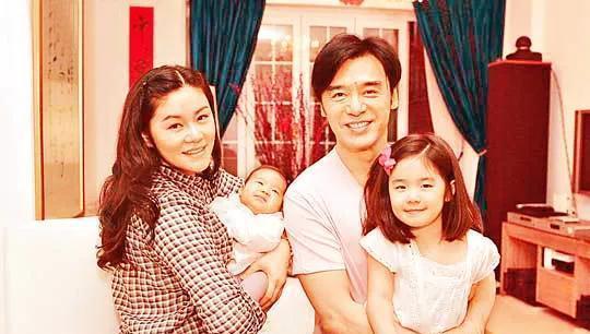 钟镇涛拒绝复婚：58岁是再次当父亲，是拥有四个儿女的幸福爸爸！