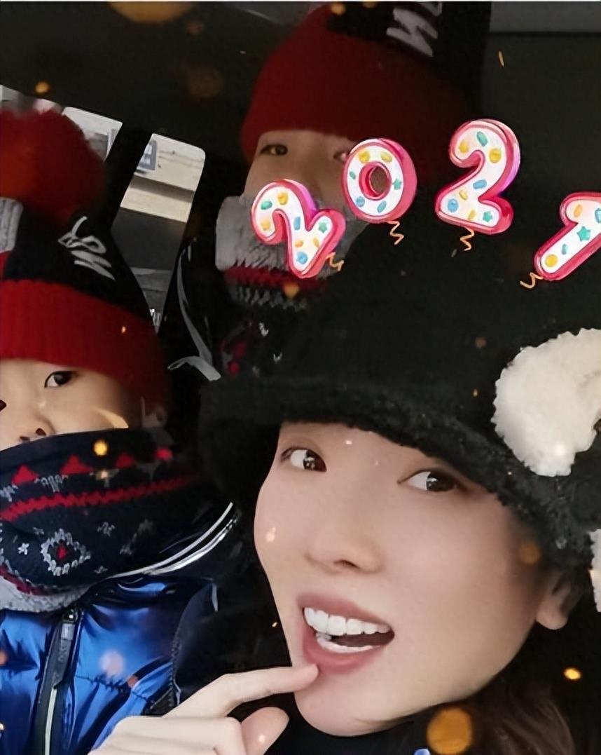 央视主持李思思官宣离职！一句话透露真实原因，更多细节被扒出