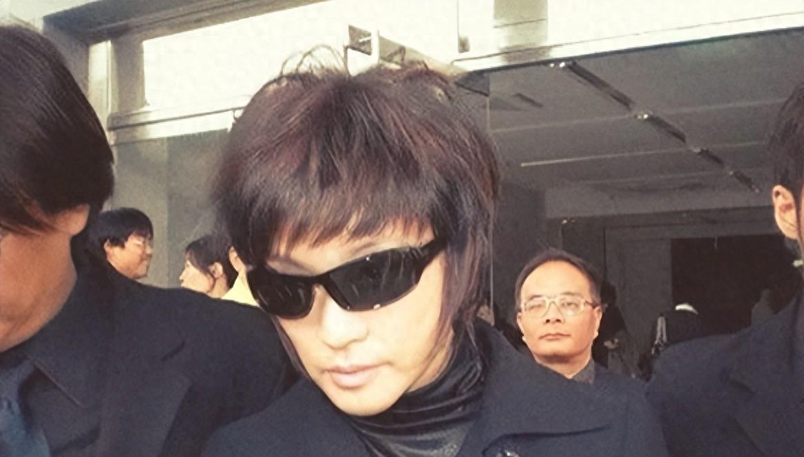 应被“开除”军籍的三位明星,贪财穿和服,一个比一个丢脸