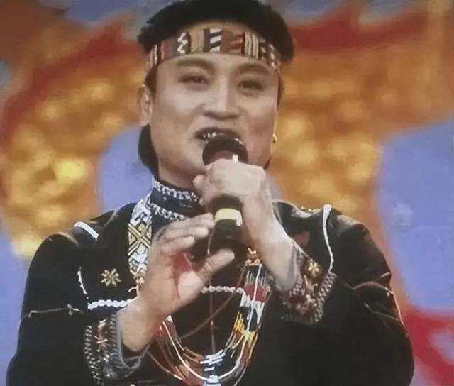 春晚|歌王去世，最红时上春晚一次唱两首歌