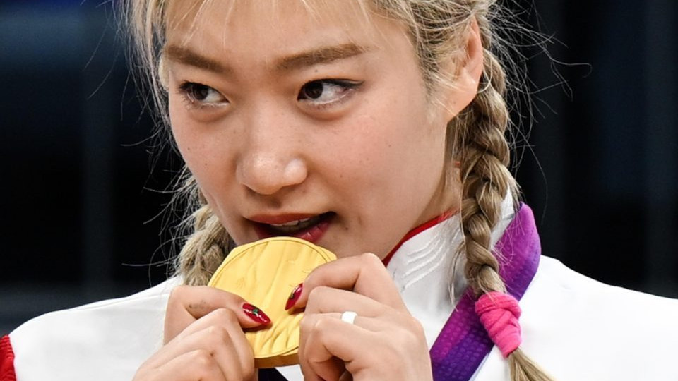 女篮 李梦回应美妆美甲打球: 每个女孩都很爱美 赛前化妆让我比赛更专注