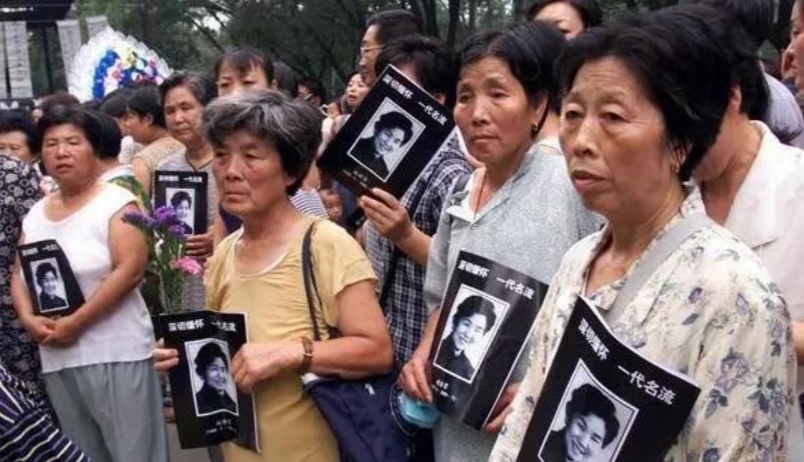 20年前的台词,居然帮国家识破间谍,“小品女王”赵丽蓉究竟多牛