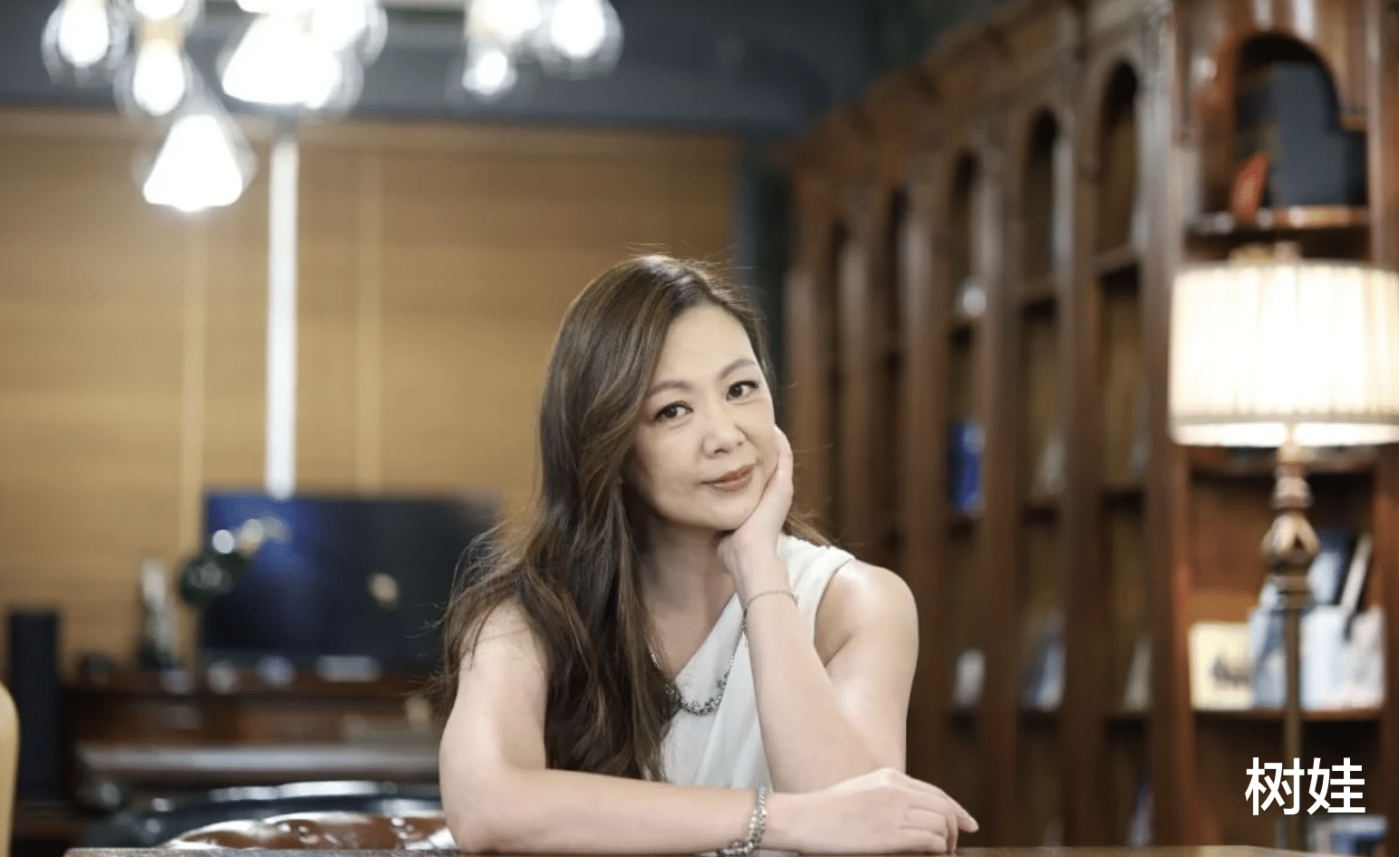 王馨平重提与郑嘉颖恋情,坦诚受父亲打压,称王羽不喜同行做女婿