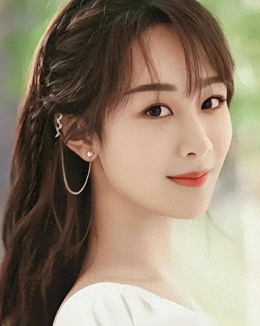 一阵不见又变了模样，杨紫的脸再次崩塌，刘涛被嘲像网红，姚笛脸崩了