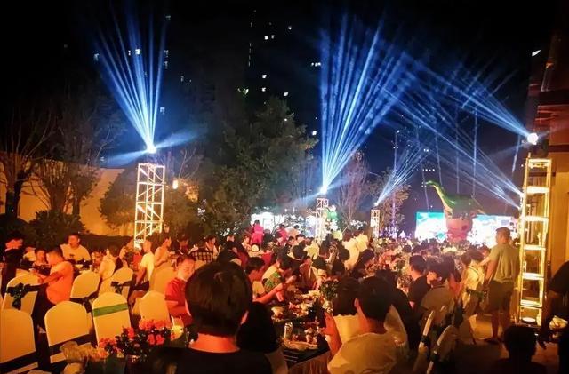 鸡蛋|江西小伙先去淄博吃烧烤,再来四川十八线小县城,感慨:吃反了