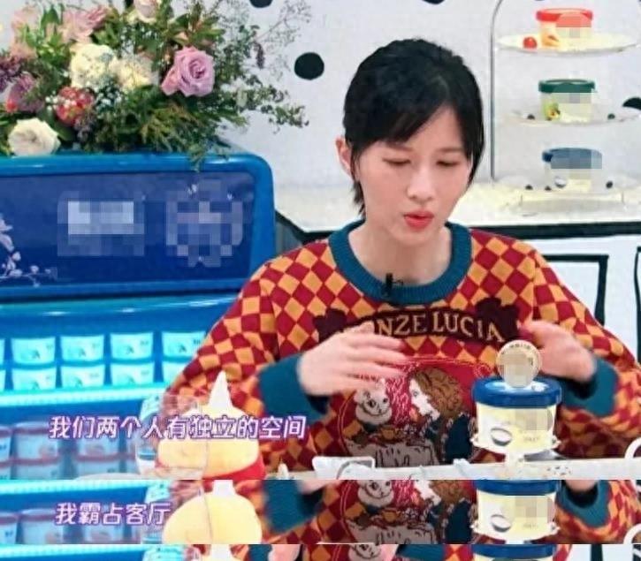 同样是女强男弱的婚姻,傅首尔的强势和矫情,衬托出papi酱的清醒!