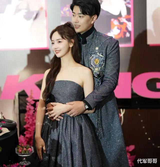 秦牛正威与孔浩宇甜蜜官宣订婚，为何却遭网友冷嘲热讽？