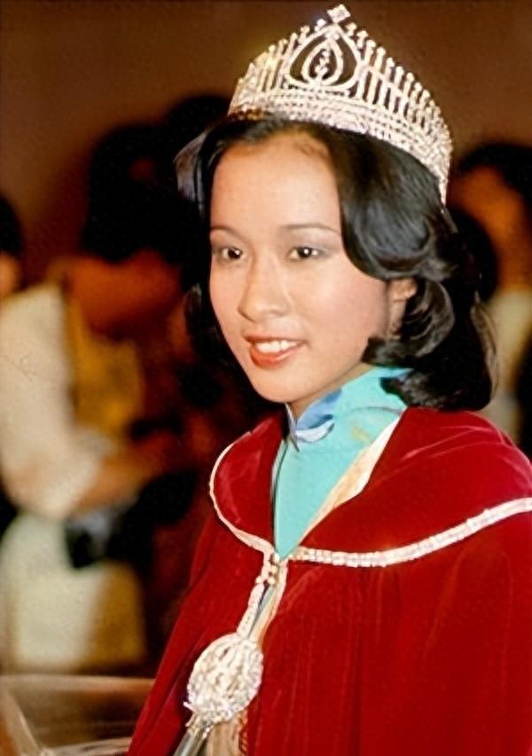 600亿财产!朱玲玲不掺和罗家夺产之争,网友:为霍启刚离婚了