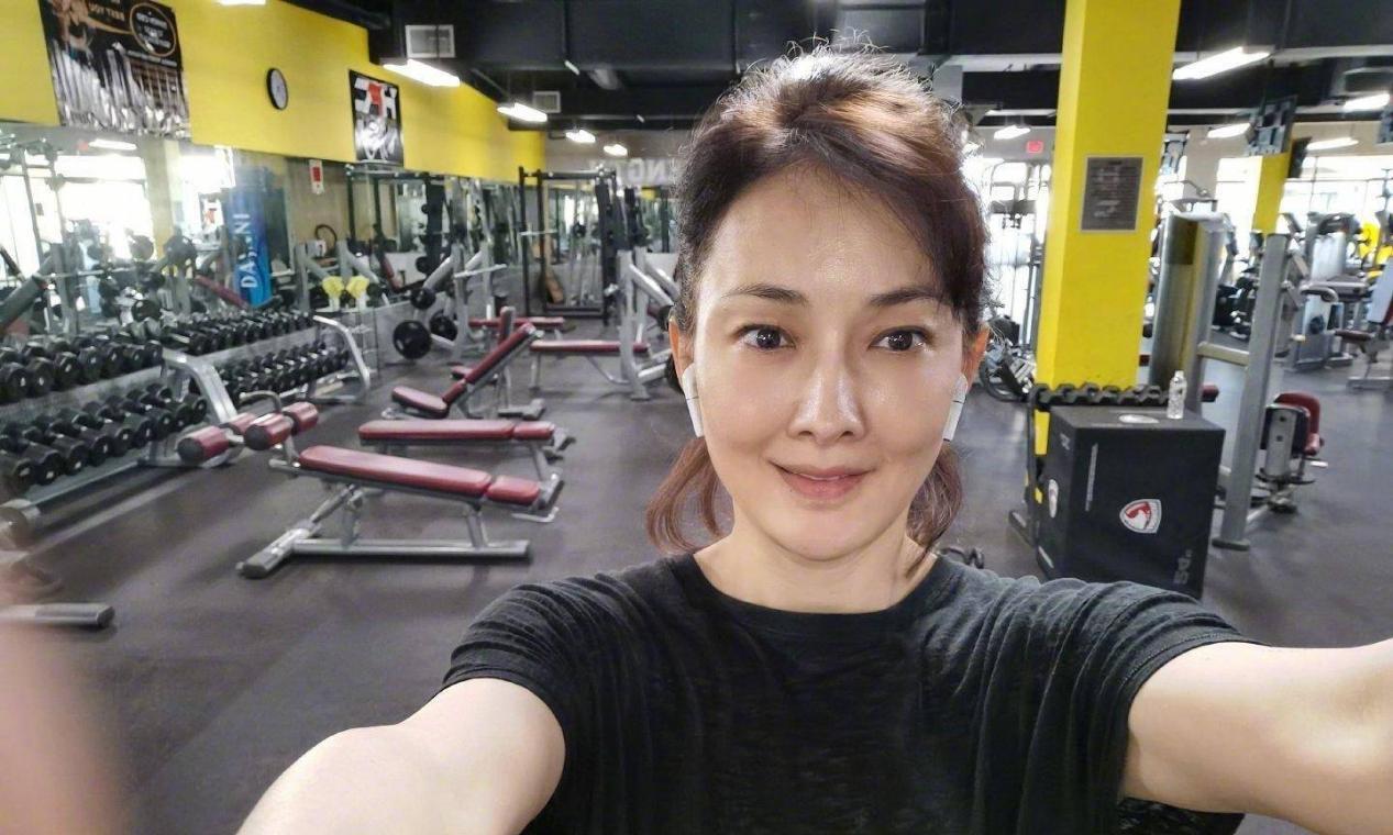 小品|有着8次登上春晚小品经验的牛莉,在这八年来,究竟去忙活啥了?