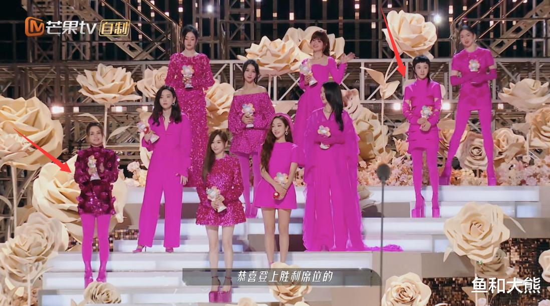 《浪姐4》成团大合影曝光,全员国风造型,吉娜比冠军陈嘉桦抢镜