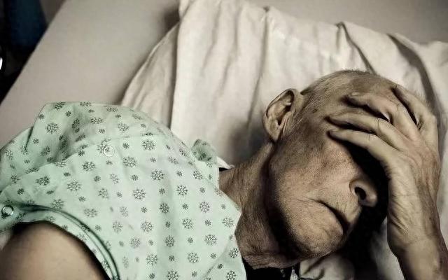 为啥欧美国家很少有“卧病在床”的老人？答案或让你难以接受