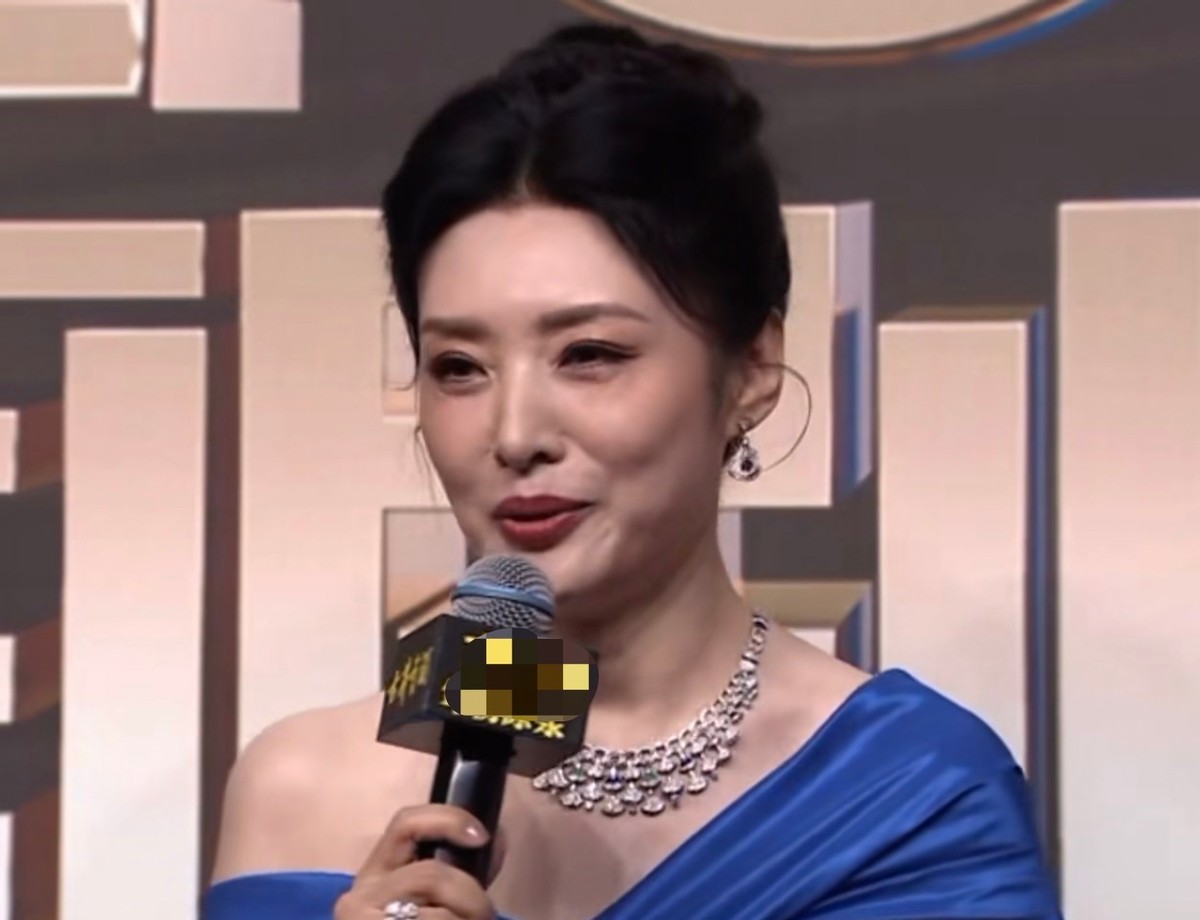 自然脸和“硅胶脸”的区别?40岁陈妍希对比46岁陈数,差别一目了然