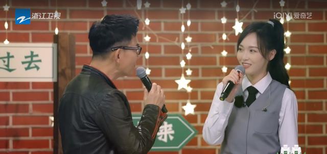 唐嫣|唐嫣跳《爱你》好甜!给胡歌霍建华罗晋演技排序,高情商回答获赞