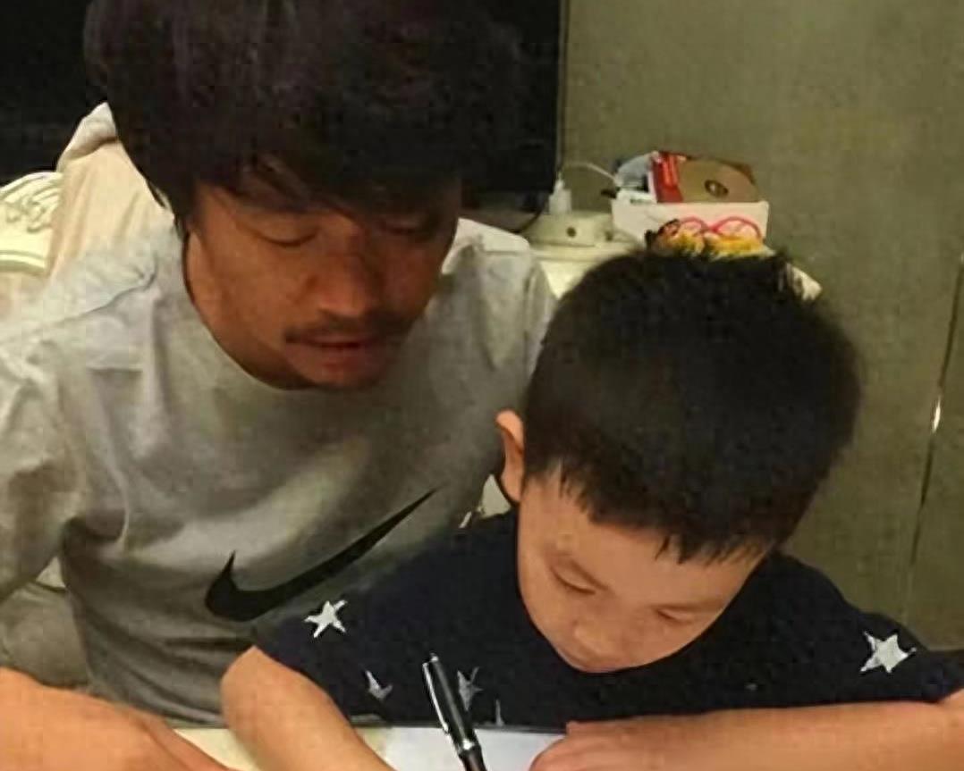 离婚7年,马蓉的“遮羞布”,终究被儿子王子豪亲手扯下!