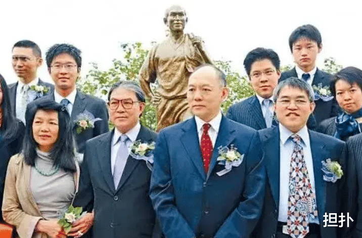 霍启刚|霍启刚带郭晶晶到内地旅游,实际上是躲开是非,霍家又开始争家产