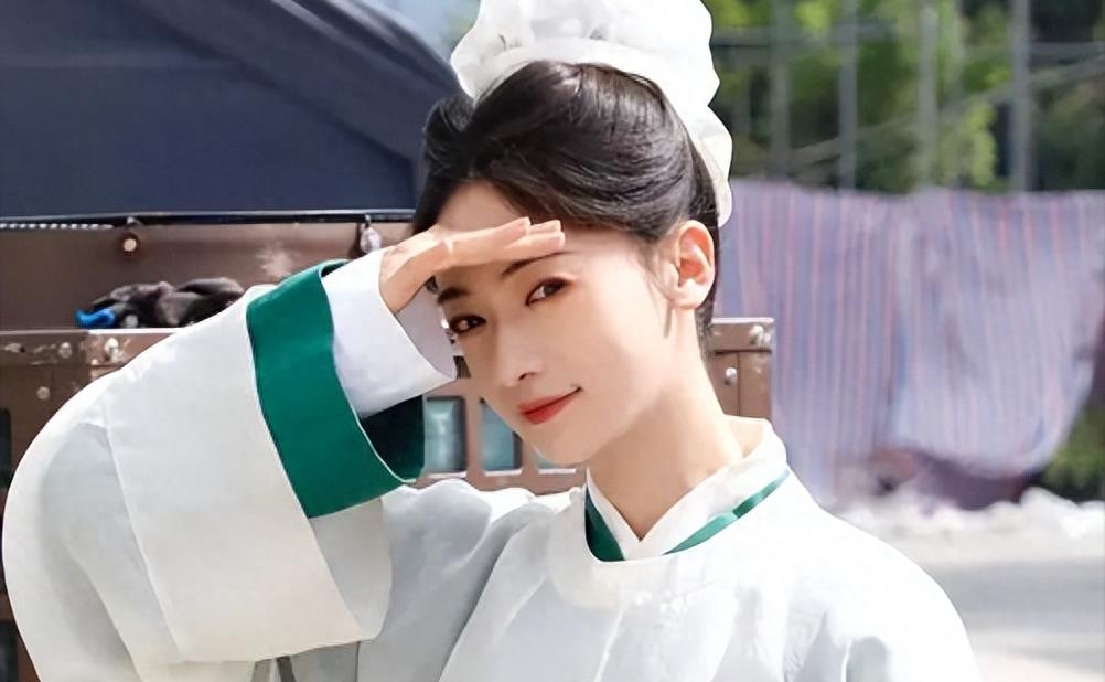 被央视都点名批评了,于正还不放弃她,请陈乔恩、张檬为其作配