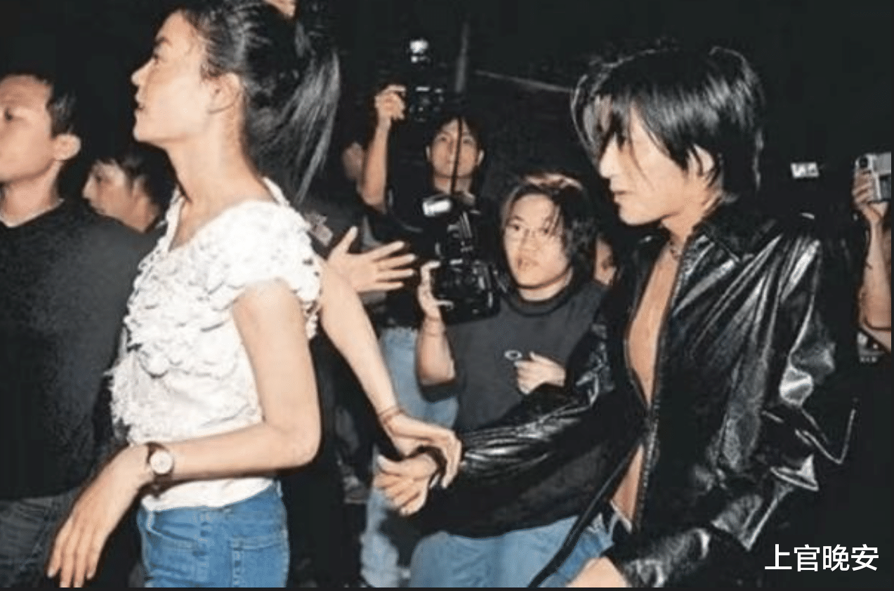 神级抓拍，完爆精修大片！中日韩明星恋爱图，氛围感堪比电影镜头