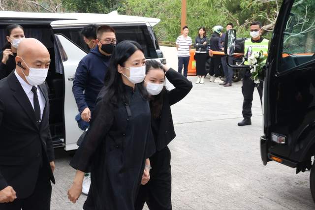 刘德华亡父出殡,全家24位成员详情曝光,华仔全程保护害羞女儿
