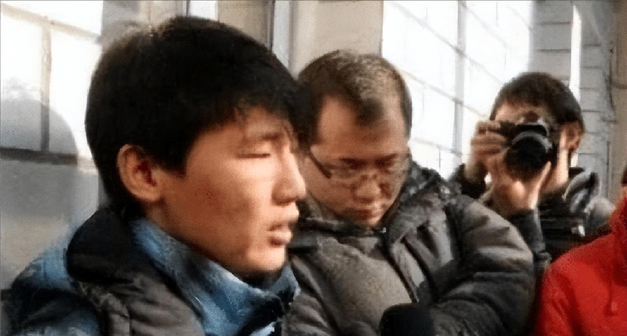 13年前“我爸是李刚”的李启铭,出狱求职接连被拒,后成装修工人