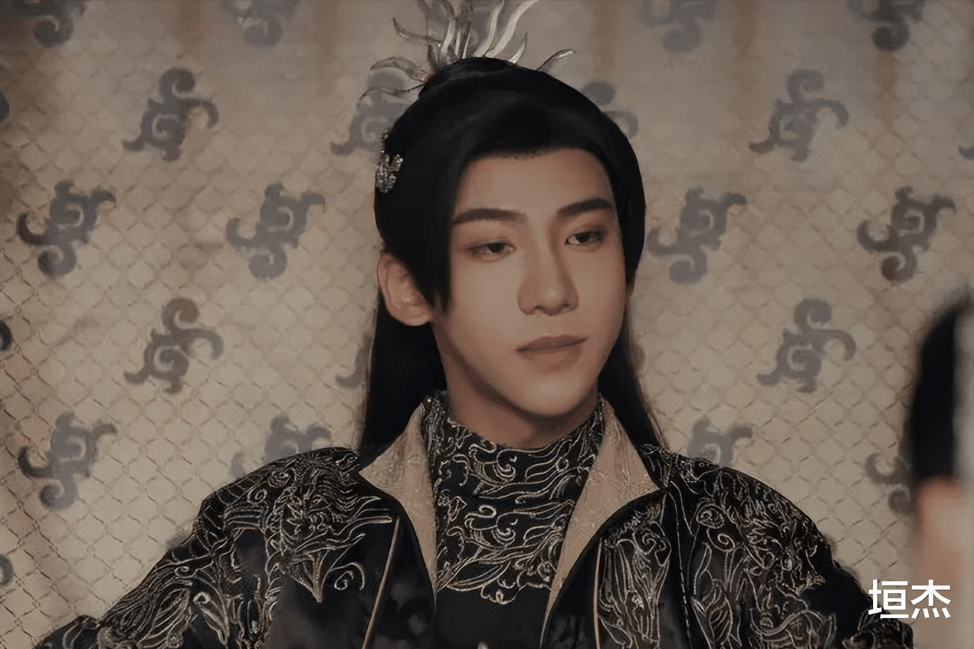 资本家的丑孩子又出来拍戏了?没颜值没演技,连刘宇宁都甘拜下风