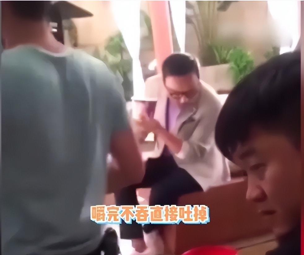 从“卫视一哥”到无人问津,毁掉汪涵的不是高山,而是一粒尘土