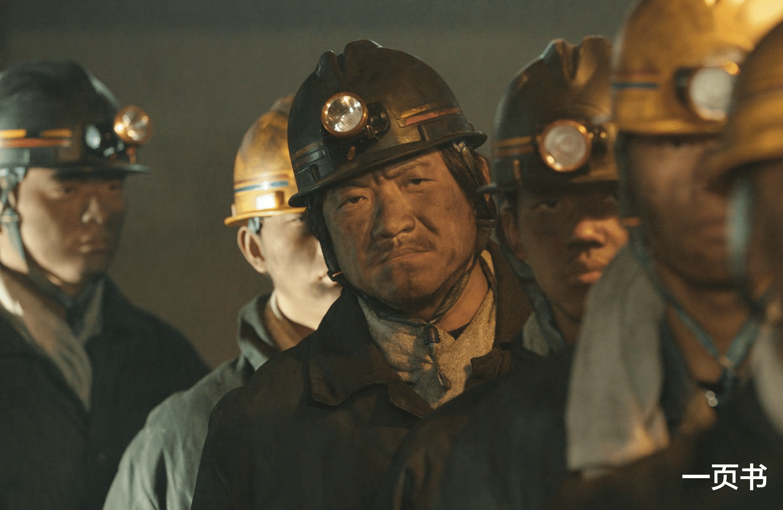 《三大队》王大勇毁指纹,卖掉翡翠原石,整容成赵眀甫?原因有三